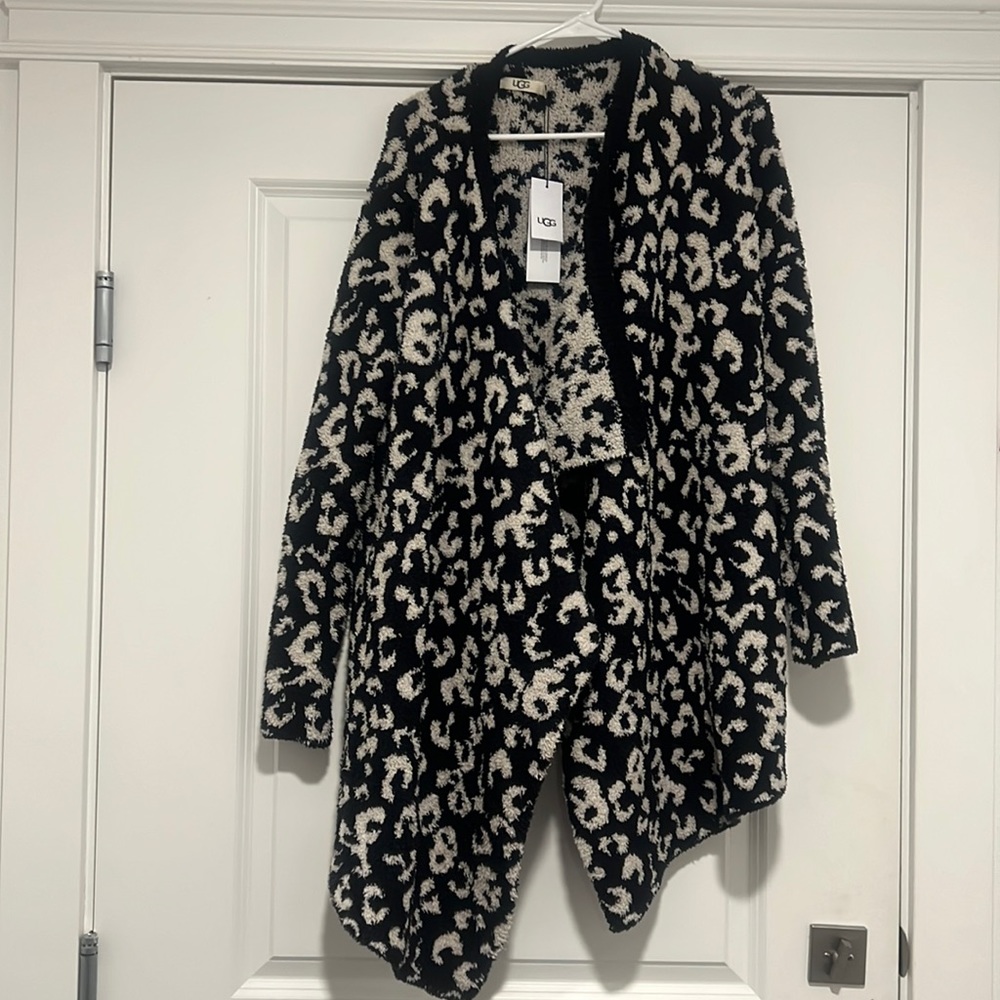Ugg phoebe wrap sweater in black leopard print size s
